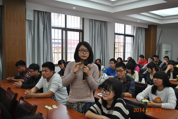 江西财经大学开展青年“半月谈”活动1.JPG